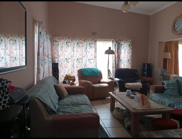 3 BEDROOM HOUSE FOR SALE IN VANDERBIJLPARK SE 6